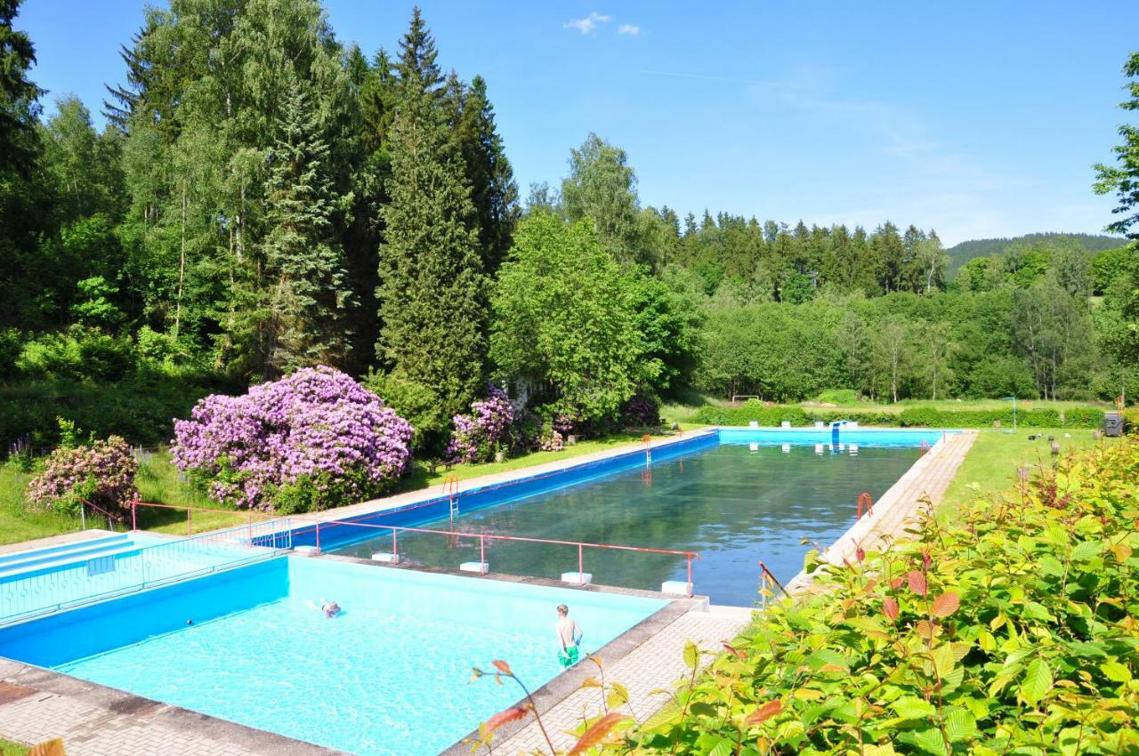 Campingplatz Am Waldbad Breitenbach  Exterior foto